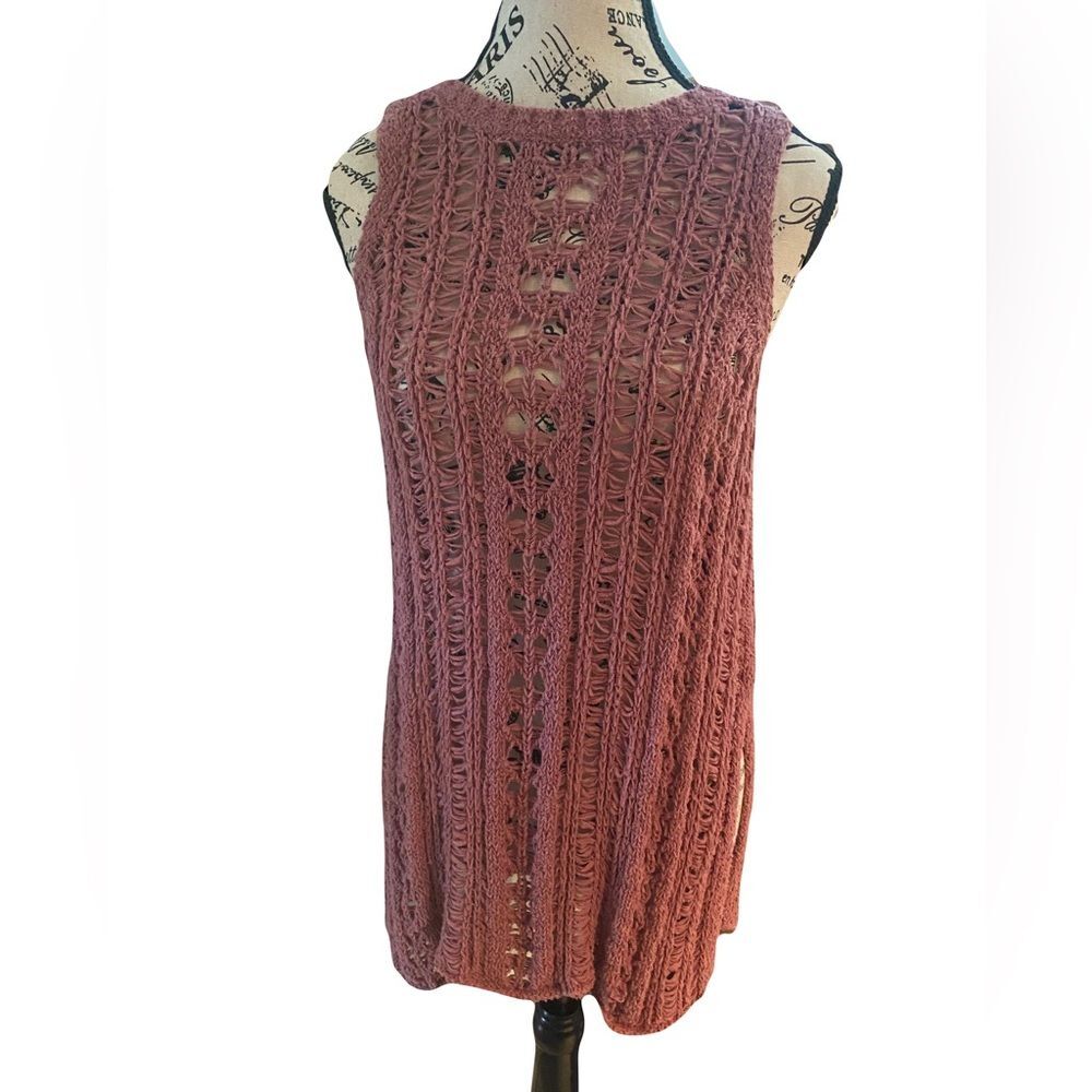American Eagle sleeveless sweater dusty rose size M